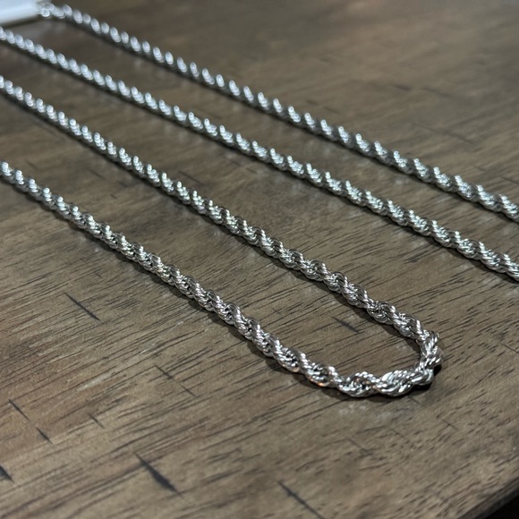 CK9. CALVIN KLEIN 14K Gold-Plated Twisted Rope Necklace 24” Chain NEW - Picture 3 of 3